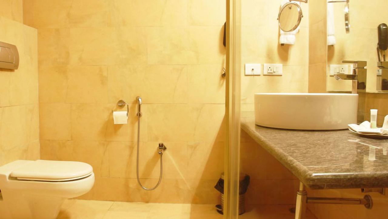 Classic Luxury Service Apartments 维沙卡帕特南 外观 照片
