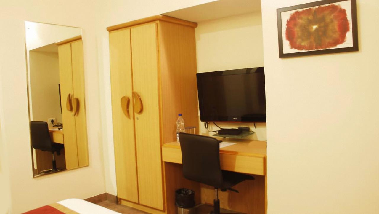 Classic Luxury Service Apartments 维沙卡帕特南 外观 照片