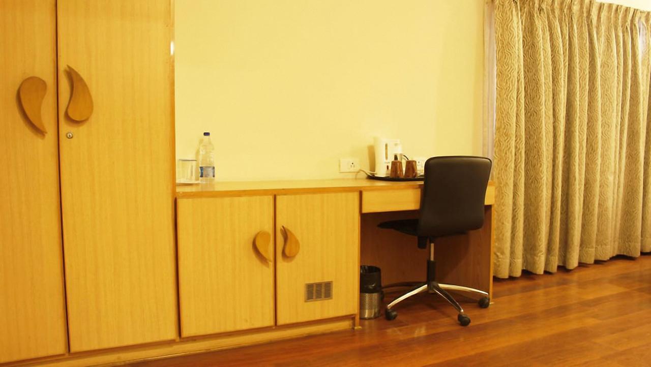 Classic Luxury Service Apartments 维沙卡帕特南 外观 照片