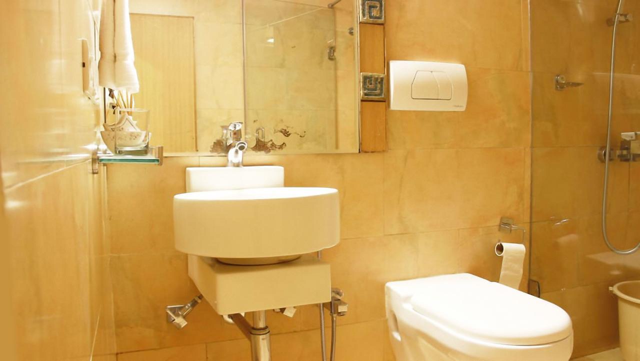 Classic Luxury Service Apartments 维沙卡帕特南 外观 照片