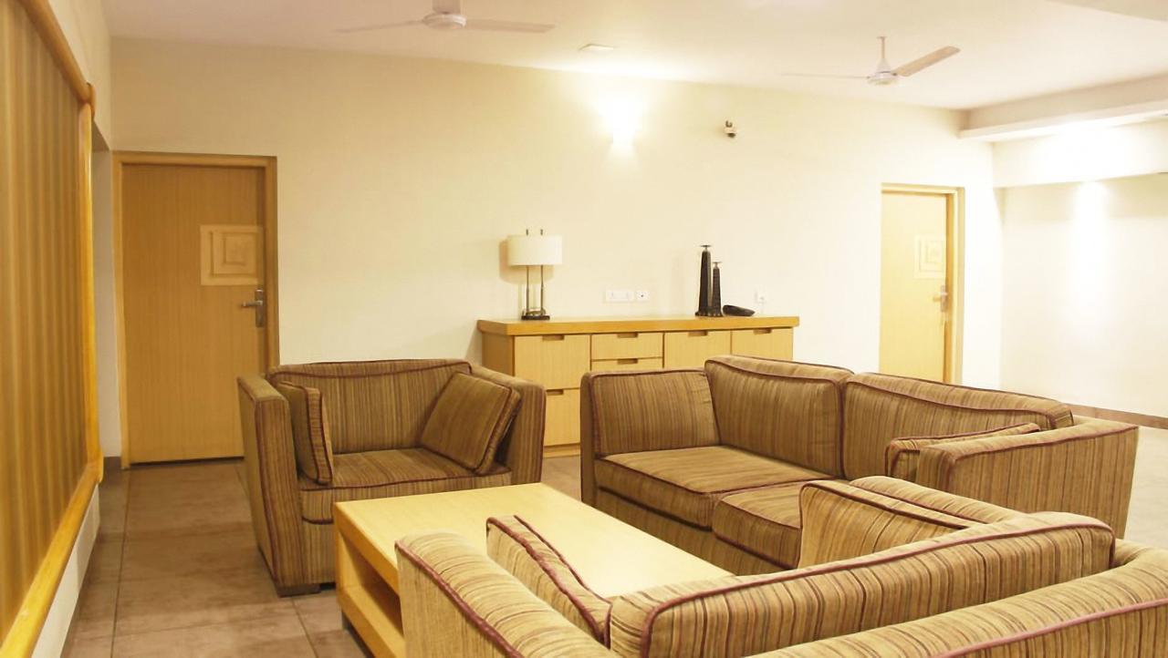 Classic Luxury Service Apartments 维沙卡帕特南 外观 照片