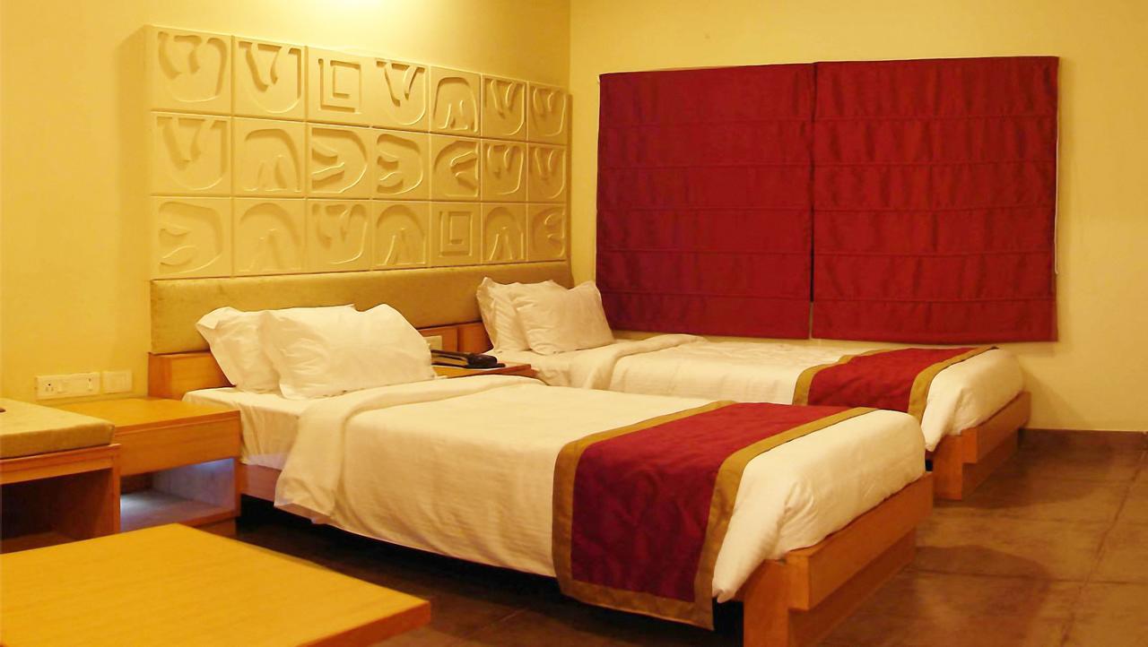 Classic Luxury Service Apartments 维沙卡帕特南 外观 照片