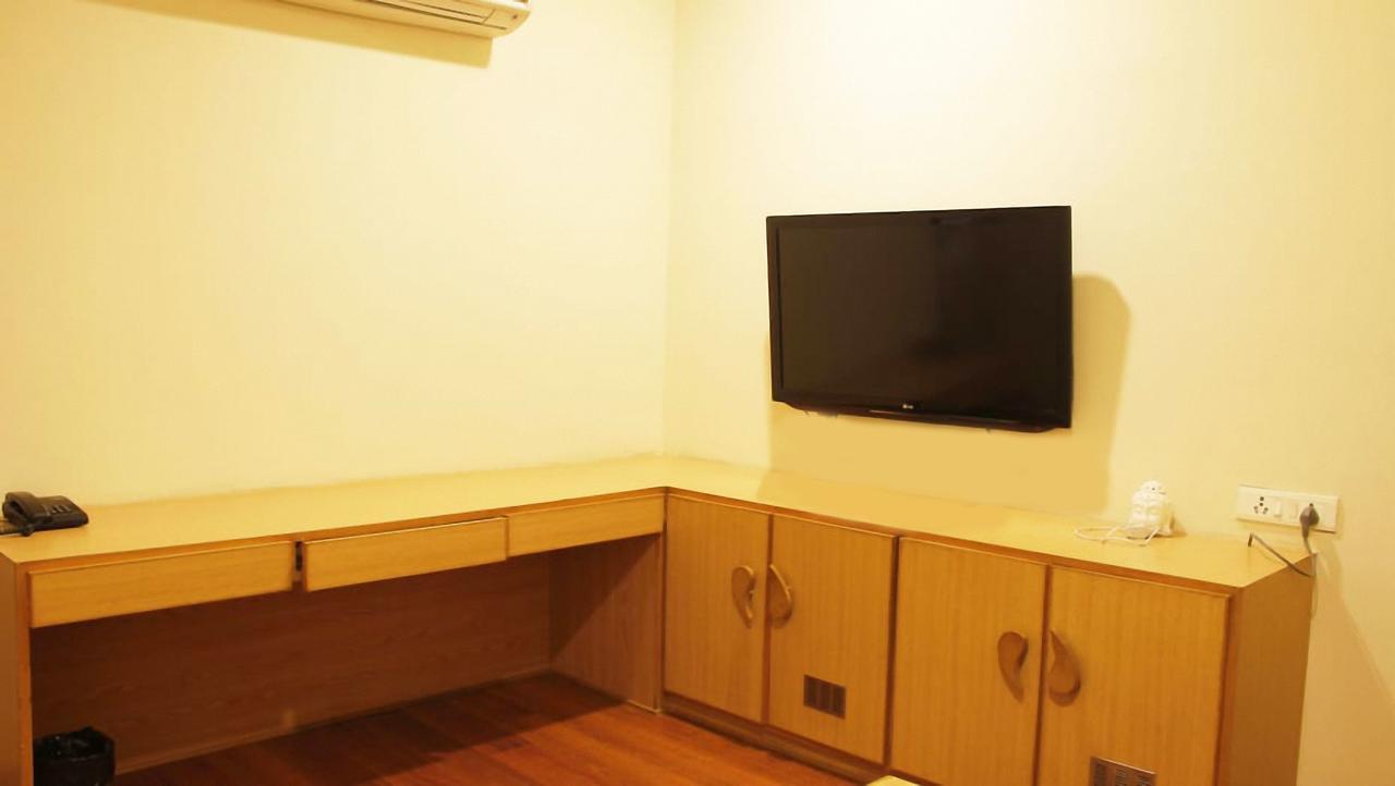 Classic Luxury Service Apartments 维沙卡帕特南 外观 照片
